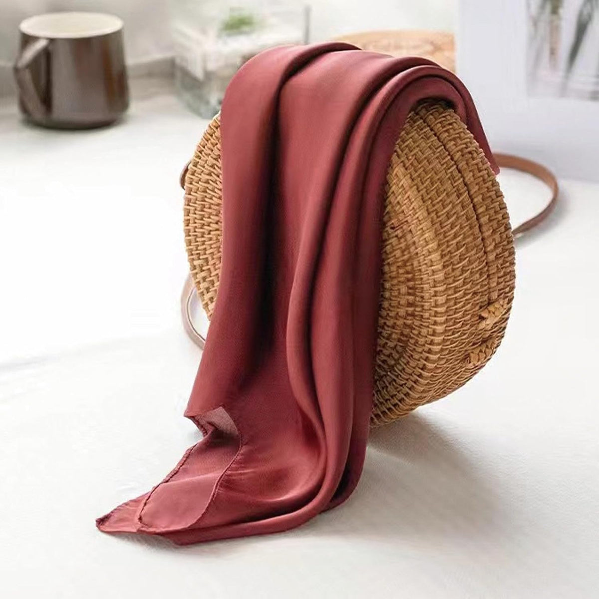 Solid-Coloured Silk Scarf–Lightweight 70x70cm Square Plain Scarf Wraps Pure Silk Scarves Natural Silk Neckerchief Headscarf Women